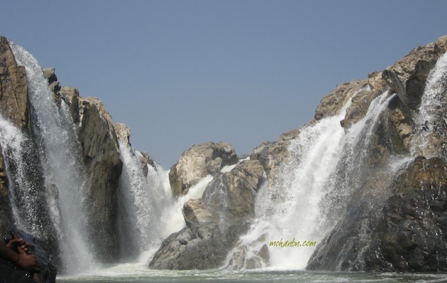 Hogenakkal Falls - Close up view